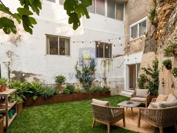 Apartamento renovado com 3 quartos 1 suite e terraço, em A. 136m² Alverca do Ribatejo e Sobralinho