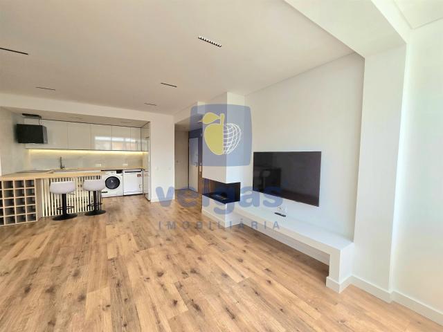 Apartamento renovado com 1 quarto em Charneca de Caparica 57m² Laranjeiro e Feijó