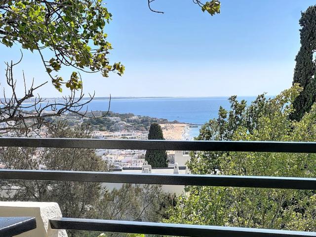Apartamento Renovado com Vista Mar 41m² Albufeira e Olhos de Água