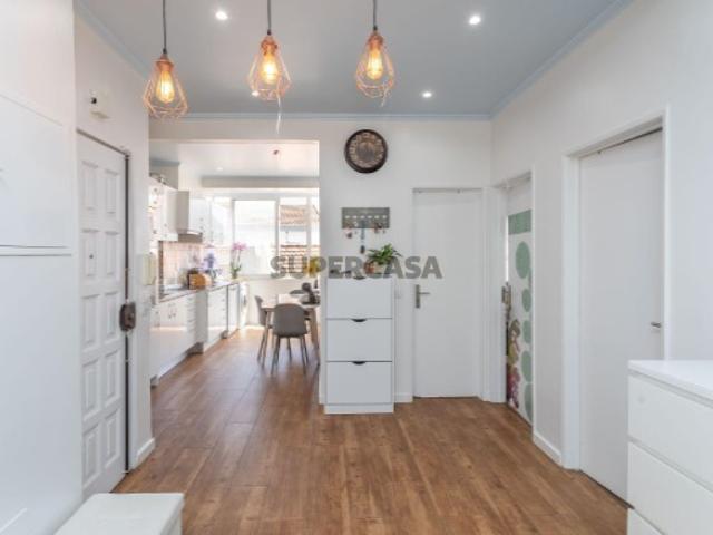 Apartamento Renovado em Vila Franca de Xira, Lisboa
