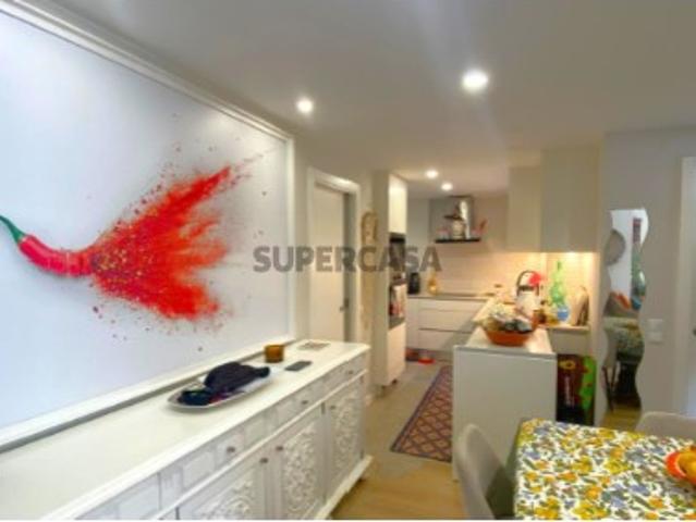 Apartamento renovado em Caldas da Rainha com varanda, pátio privado e conforto pronto a viver