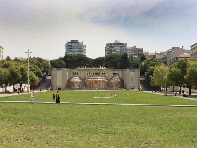 Apartamento Renovado mobilado e equipado no Areeiro, Lisboa
