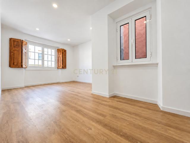 Apartamento renovado no centro do Barreiro