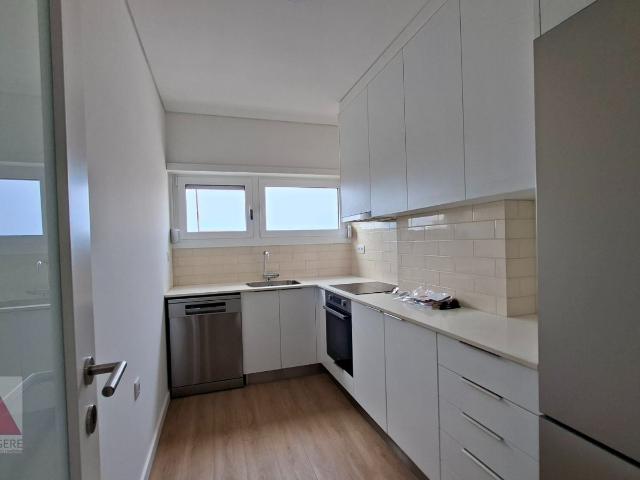 Apartamento, recuperado, para arrendamento, Torres Vedras Silveira