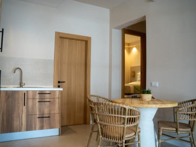 Apartamento recién reformado con terraza y piscina