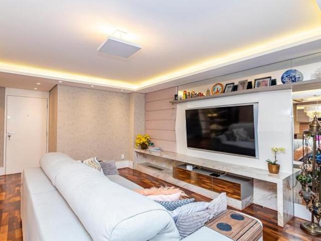 APARTAMENTO REFORMADO, 3 QUARTOS COM SUÍTE E CLOSET NO CENTRO DE CURITIBA