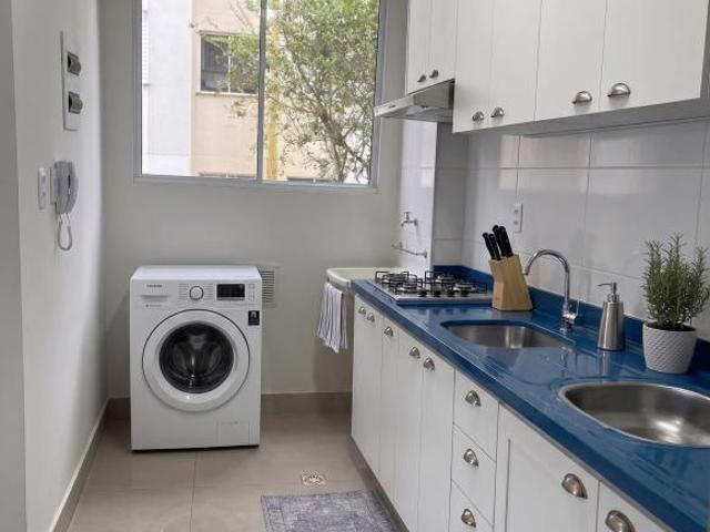 Apartamento reformado, 2 quartos, 47 M2, 1 vaga, térreo