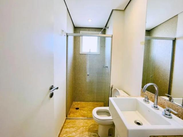 Apartamento reformado com 213m² 3 suítes 4 vagas para venda e locação no Sumaré próximo à Heitor P