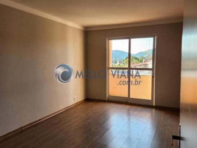 Apartamento reformado com 2 quartos 1 suite