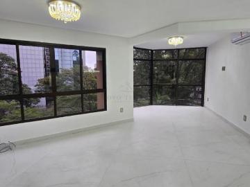 Apartamento reformado com 3 dormitórios sendo 1 suíte e 2 vagas