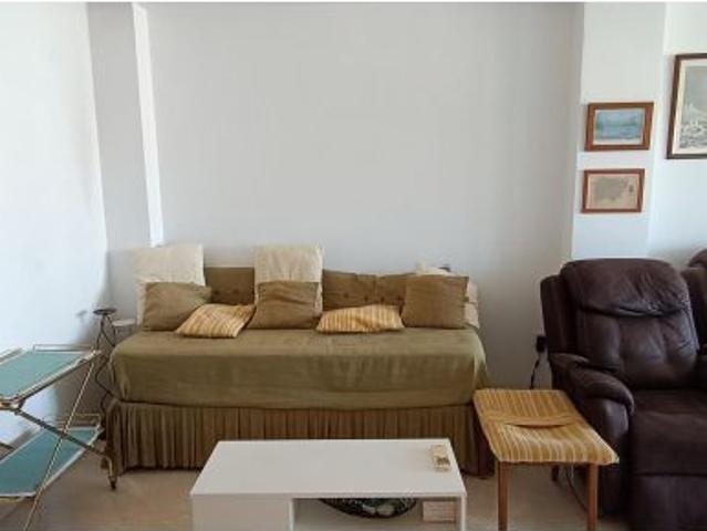 APARTAMENTO REFORMADO CON PARKING Y PISCINA EN EL CENTRO DE BENIDORM