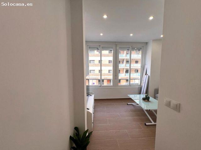 ? Apartamento reformado con piscina en el centro de Torremolinos