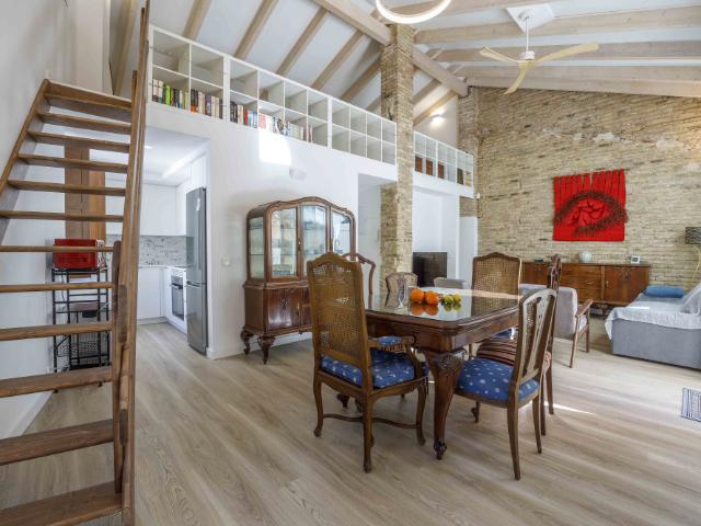 Apartamento reformado con terraza y 3 dormitorios