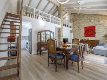 Apartamento reformado con terraza y 3 dormitorios