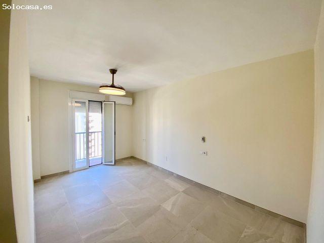 APARTAMENTO REFORMADO CON VISTAS AL MAR Y UNA GRAN TERRAZA EN TORREBLANCA FUENGIROLA