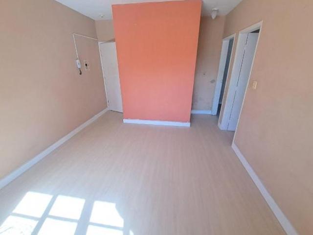 APARTAMENTO REFORMADO A 100 METROS DA PRAIA DA GUILHERMINA | 01 DORMITÓRIO | 01 VAGA