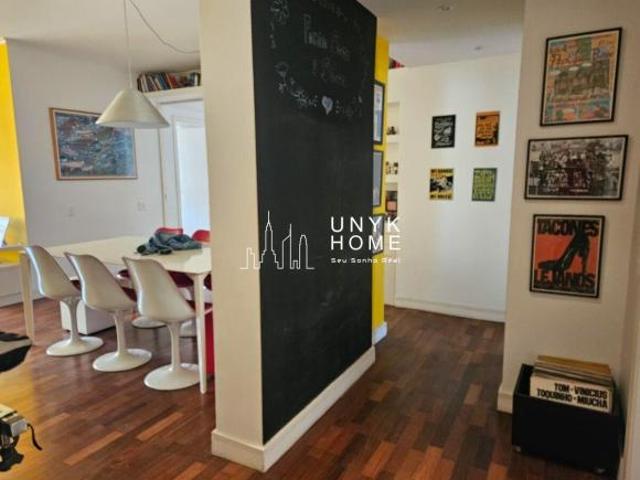 Apartamento reformado à venda em Perdizes