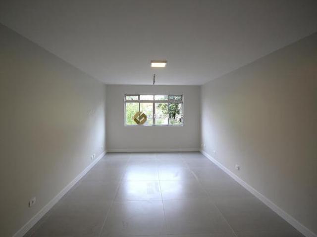 Apartamento Reformado à Venda no Bairro Água Verde