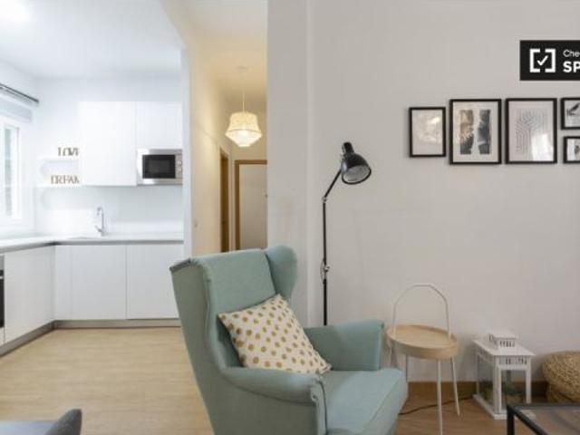 Apartamento reformado de 3 dormitorios en alquiler en Carabanchel