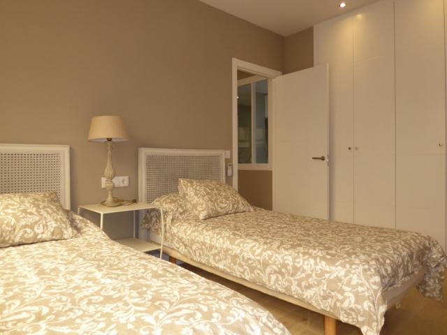 Apartamento reformado de 1 dormitorio con garaje y portero físico en plena Avenida Álvaro Domecq