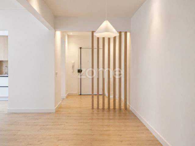 Apartamento reformado de 2 quartos próximo à estação de metrô Odivelas Move i Ready