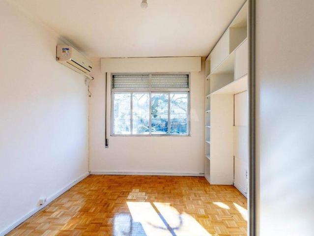 Apartamento Reformado de 65m² com 2 Dormitórios, Climatizado e Vaga Coberta na Zona Norte!
