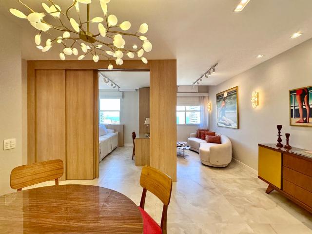 Apartamento reformado e mobiliado para aluguel no Leblon