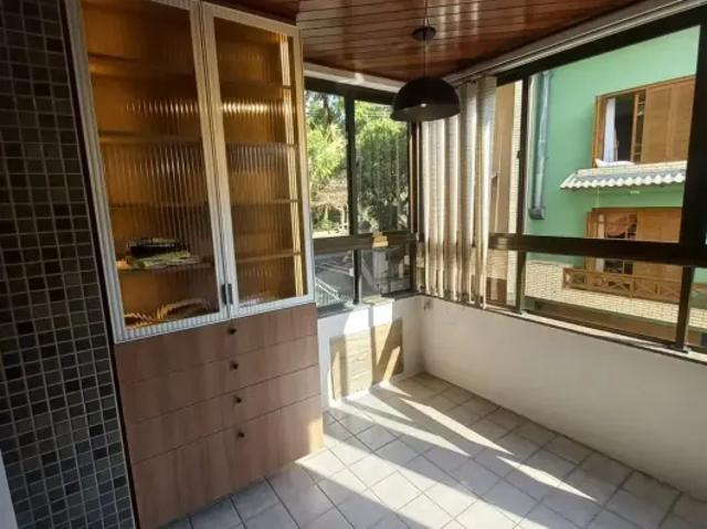 Apartamento reformado no coração da Tristeza