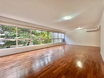 Apartamento reformado no Leblon