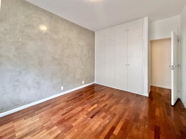 Apartamento reformado no Leblon