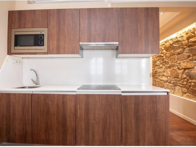 Apartamento reformado y amueblado, en casa de piedra de la Ciudad Vieja