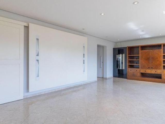 Apartamento reformando em Higienópolis com 3 quartos, sendo 1 suíte, 180m², 2 vagas