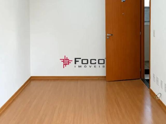 Apartamento / Residencial Campo das Tulipas / Bom Retiro / 02 dormitórios / 42m² / São José dos Campos