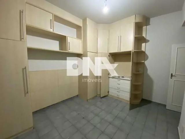 Apartamento: / Residencial / Copacabana