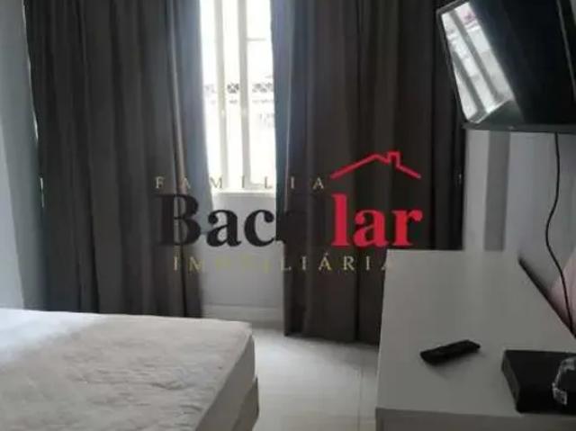 Apartamento: / Residencial / Copacabana