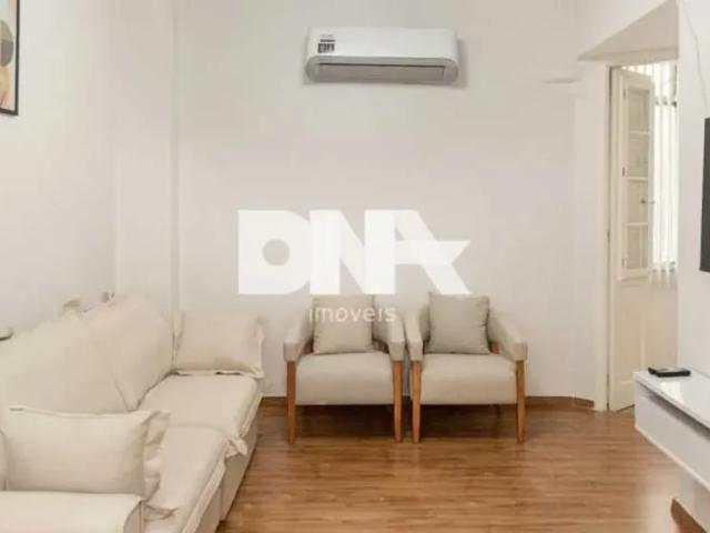 Apartamento: / Residencial / Copacabana