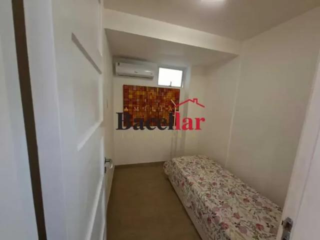 Apartamento: / Residencial / Lagoa