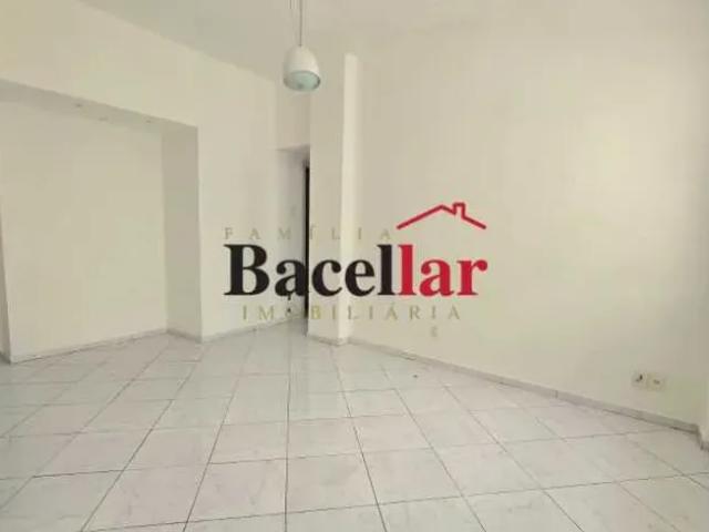 Apartamento: / Residencial / Leblon