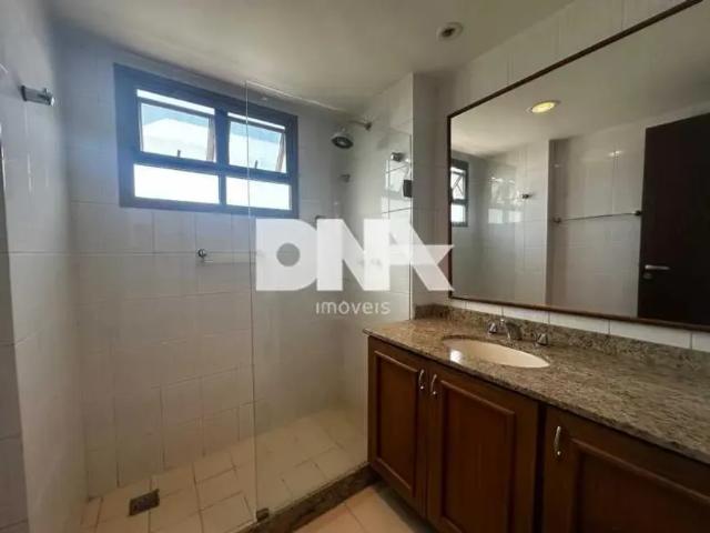 Apartamento: / Residencial / Leblon