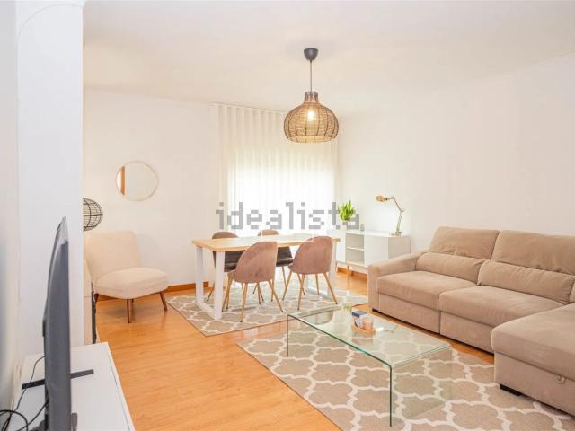 Apartamento, Romeira e Várzea