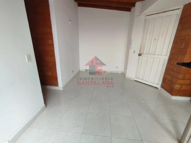 APARTAMENTO ROBLEDO A 5 MIN. COLEGIO FERRINI