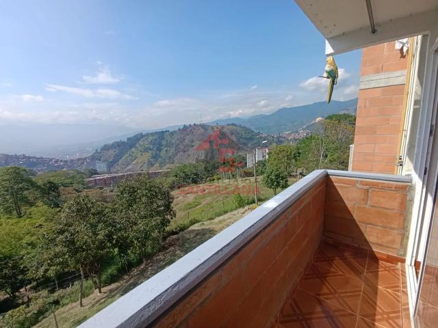 APARTAMENTO ROBLEDO A 5 MIN. EST. METROCABLE LA AURORA