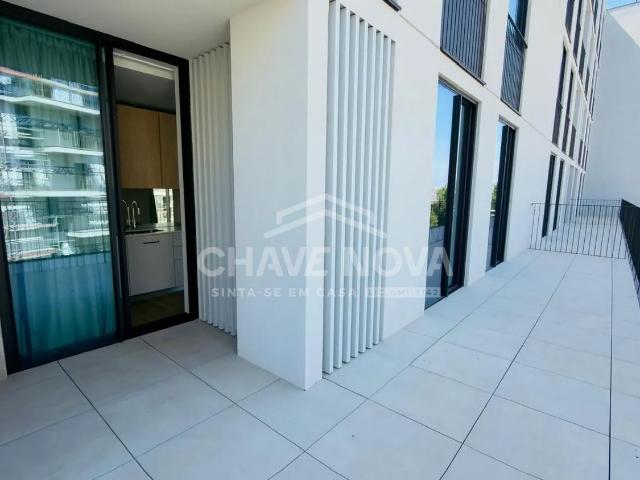 Apartamento S1 Smart c/ Lugar de Garagem em Santa Marinha Empreendimento KORI