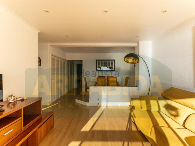 Apartamento, Santiago Sesimbra