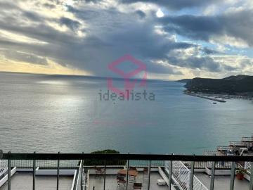 Apartamento à venda em Estrada De Argéis - Varanda