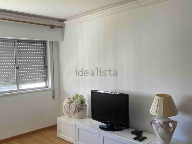 Apartamento, Santo António dos Cavaleiros e Frielas