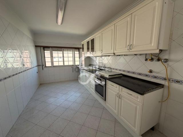 Apartamento, Sacavém e Prior Velho