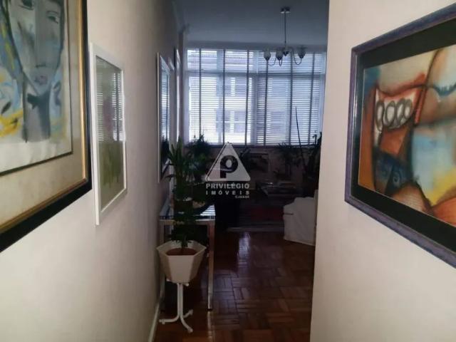 Apartamento Sala/Quarto com Suíte e Lavabo à venda no Flamengo