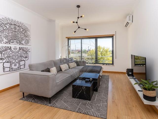 Apartamento, Sarilhos Grandes