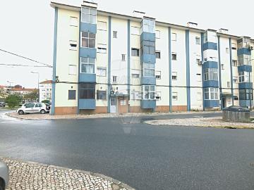 Apartamento à venda em Sarilhos Grandes - Varanda